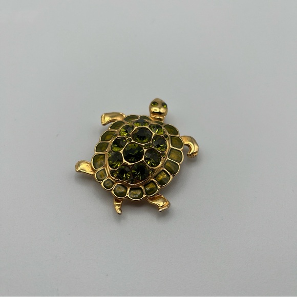 Gold-tone Turtle Brooch with Green Rhinestones - Picture 3 of 11
